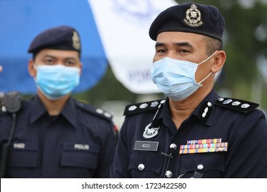 Bedong, Malaysia - April 23, 2020: Road Block By Royal Malaysia Police Supported With Malaysian Army And RELA During Movement Control Order To Prevent And Stop The Spread Of Covid-19 