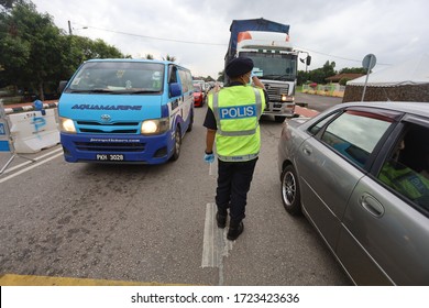 Bedong, Malaysia - April 23, 2020: Road Block By Royal Malaysia Police Supported With Malaysian Army And RELA During Movement Control Order To Prevent And Stop The Spread Of Covid-19 