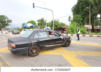 Bedong, Malaysia - April 23, 2020: Road Block By Royal Malaysia Police Supported With Malaysian Army And RELA During Movement Control Order To Prevent And Stop The Spread Of Covid-19 