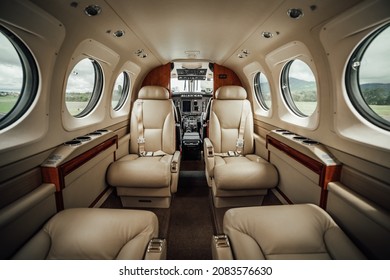 Beechcraft King Air 90 Airpalne Interior Cabin