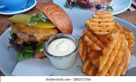 Beef Burger With Aioli And Fries 