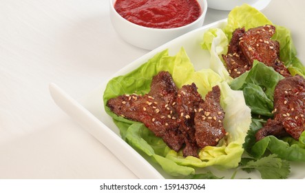 Beef Lettuce Wraps With Sauce.