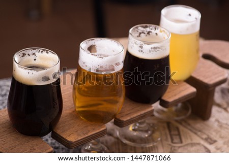 
beer set
light dark in glasses