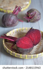 Beetroot (Beta vulgaris) is a root vegetable also known as red beet, table beet, garden beet, or just beet. Packed with essential nutrients, beetroot are a great source of fiber, folate. Buah bit
				
