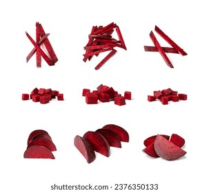 Cubos de remolacha aislados. pila de remolacha roja, trozos pequeños de raíz de remolacha, remolacha picada en la vista superior de fondo blanco
