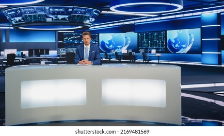 Beginning Evening News TV Program: Anchor Presenter Reporting On Business, Economy, Science, Politics. Television Cable Channel Anchorman Talks. Broadcast Network Newsroom Studio.