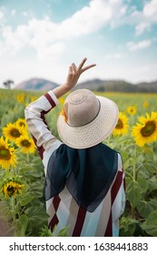 Behind Middle East Jilbab Girl Showing Stock Photo 1638441883 ...