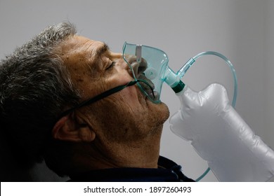 Beirut. Lebanon. 2021-01-18. A Patient At The Covid Unit Of The Rafic Hariri Hospital In Beirut. Photograph By Florient Zwein Hans Lucas