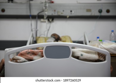 Beirut. Lebanon. 2021-01-18. A Patient At The Covid Unit Of The Rafic Hariri Hospital In Beirut. Photograph By Florient Zwein Hans Lucas