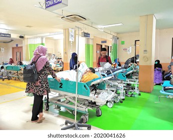 Bekasi, West Java - Indonesia  January 18th 2020 : Patient At Emergency Room Of Regional Public Hospital Queue Before Enter The Hospital Room And See The Patient Respond At Least 30 Minutes After.