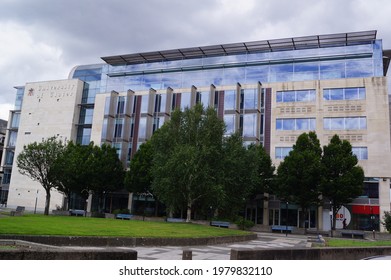 202 Ulster University Images, Stock Photos & Vectors 