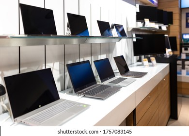 Belgrade, Serbia - May 28, 2020: New HP Laptop Computers Are Shown On Retail Display In Electronic Store. Modern Notebooks Close Up