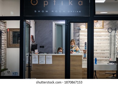 BELGRADE, SERBIA - OCTOBER 26, 2020: Women Staff Emplyees Workers Wearing A Respiratory Face Mask In An Optician Store In Belgrade, During The Coronavirus Covid 19 Health Crisis.

