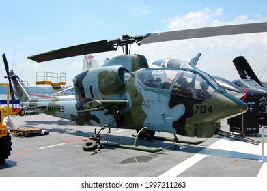 170 Bell ah 1 cobra Images, Stock Photos & Vectors | Shutterstock