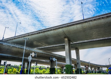 Below the viaduct of the city - Shutterstock ID 652502482