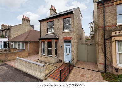 Belvoir Road, Cambridge, England - Jan 14 2019:  Belvoir Road Victorian Housing Street Scene With Bay Fronted Homes In Cambridge