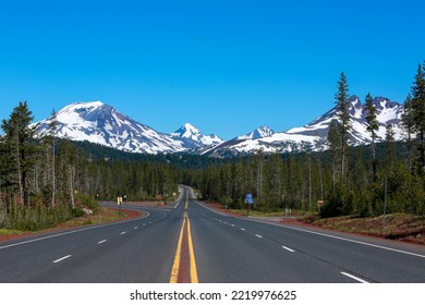 Bend, Oregon, USA. Cascade Lakes Scenic Byway, Three Sisters Mountains