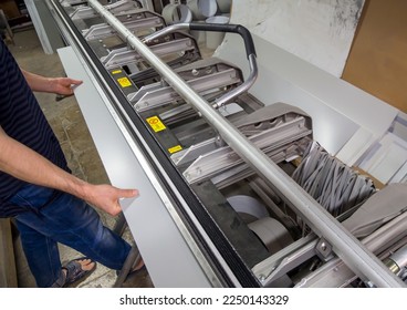 Bending sheet metal strips on a manual machine