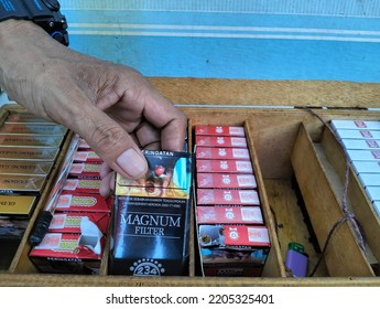 215 Cigarettes Street Vendors Images, Stock Photos & Vectors | Shutterstock