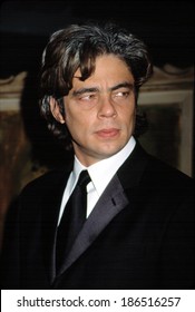 Benicio Del Toro At STELLA BY STARLIGHT ACTORS STUDIO BENEFIT, NY 11/14/2001