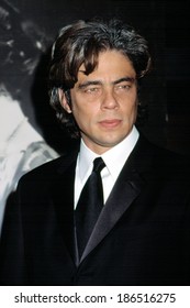 Benicio Del Toro At STELLA BY STARLIGHT ACTORS STUDIO BENEFIT, NY 11/14/2001