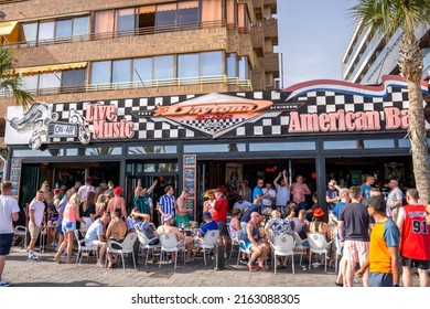 Benidorm, Spain - May 5 2022: Daytona American Bar Busy With Tourists Next To Playa De Levante Beach