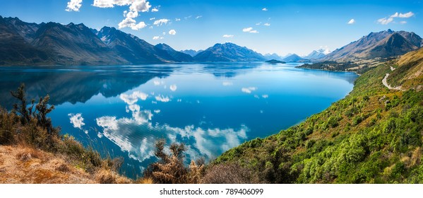 Bennett's Bluff Lookout, New Zealand -A viewpoint on one of the most scenic drives in New Zealand that connects Queenstown with Glenorchy and overlooks Pig and Pigeon Islands and Lake Wakatipu. 