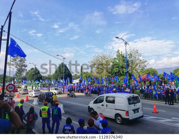 Bentong,Pahang/Malaysia-july 6 2018:flags and\
banners of political parties that will participate in Malaysia\'s\
14th General Election also known as ( Pilihan Raya Umum 14)\
