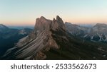 Berge Alpen Sonnenuntergang Felsformationen Natur Panorama Landschaft Outdoor Wanderweg Ruhe Freiheit Gipfel Fernsicht Abenteuer Dämmerung Sommer Dolomiten Alpenwiese Bergluft unberührte Natur