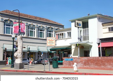 Berkeley, CA - August 27, 2017: BART Station Entrance, Corner Of Shattuck And Addison. Bay Area Rapid Transit Is A Public Transportation Elevated And Subway System Serving The San Francisco Bay Area.