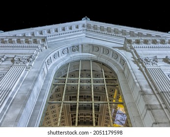 BERKELEY, CALIFORNIA, USA - OCTOBER 1, 2021: UC Berkeley Doe Library at Night