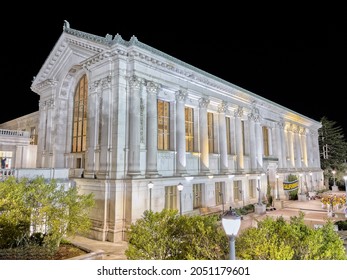 BERKELEY, CALIFORNIA, USA - OCTOBER 1, 2021: UC Berkeley Doe Library at Night