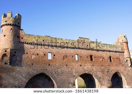 Berkelpoort in Zutphen in theNetherlands. ruinAn old medieval defensive wall
