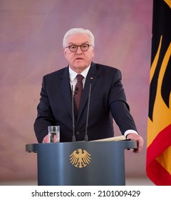 Berlin, 2018-03-14: Der deutsche Präsident Frank-Walter Steinmeier stellte sich bei einem Treffen in Schloss Bellevue vor