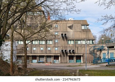 Berlin 2022: Former Research Facility For Experimental Medicine Of The Charité, Colloquially: Mäusebunker. The Demolition Could Be Prevented, Now It Becomes A Model Procedure Of The Monument Office.