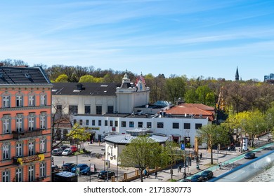 Berlin Neukölln 2022: Neue Welt (New World) Is A Former Beer Palace, Then Later A Concert Hall, Which Closed In 1992. Today There Is A Venue Called Huxley's Neue Welt At This Location.