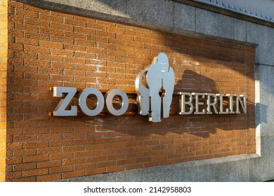 Berlin 2022: The Berlin Zoological Garden in the Tiergarten district of Berlin (Mitte district) is the oldest zoo still in existence in Germany. Entrance with the famous elephant gate.
