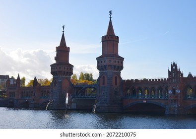 Berlin, Germany 10-23-2021 Oberbaumbrücke Connected The Parts Treptow - Kreuzberg Over The Spree River