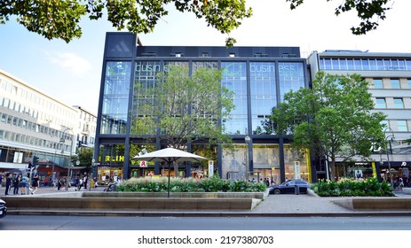 Berlin, Germany. 16 August 2022. A Bustling City, A Street Of A Great Metropolis.The Luxury Shopping Area Called Kurfürstendamm In West Berlin.