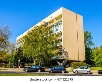 BERLIN, GERMANY - APRIL 25, 2010: The Hansaviertel Interbau Is A Housing Estate Designed By International Master Architects (HDR)