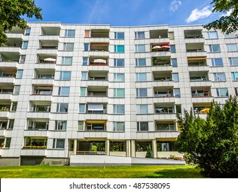 BERLIN, GERMANY - AUGUST 08, 2009: The Hansaviertel Interbau Is A Housing Estate Designed By International Master Architects (HDR)