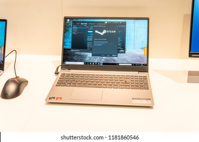 Lenovo Ideapad 330s Images Stock Photos Vectors Shutterstock