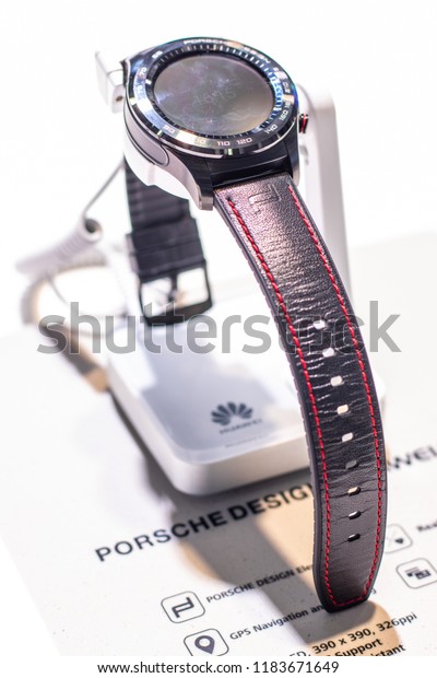 porsche smartwatch 2018