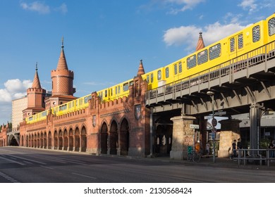 BERLIN GERMANY - CIRCA AUGUST, 2016: U-Bahn Train Passing Over The Oberbaum Bridge (Oberbaumbrücke), A Bridge That Crosses Berlin's River Spree And Links Friedrichshain And Kreuzberg Districts.