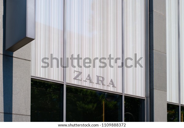 Zara Boulevard Berlin Einkaufszentren Bekleidung Und