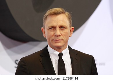 BERLIN, GERMANY - OCTOBER 30: actor Daniel Craig attends the Germany premiere of James Bond 007 movie "Skyfall" at the Theater am Potsdamer Platz on October 30, 2012 in Berlin, Germany