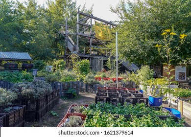 Urban Garden Berlin Images Stock Photos Vectors Shutterstock