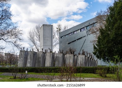 Berlin Kreuzberg, 2022: The Holocaust Pillar and the Garden of Exile at the Libeskind Building of the Jewish Museum commemorate the atrocities against Jews.