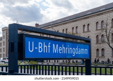 Berlin Kreuzberg 2022: The subway station Mehringdamm is located below the street of the same name and is served by the subway lines U6 and U7. In the background, the tax office.