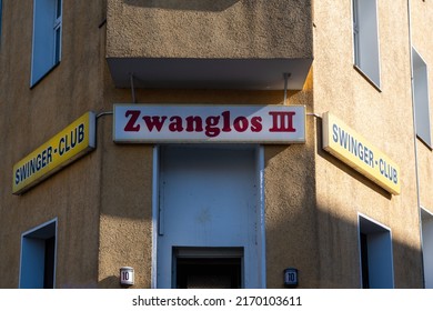 Berlin Kreuzberg 2022: The swingers club "Zwanglos III" in Gneisenaustraße is an old sex institution in the capital. View of the signage at the entrance.